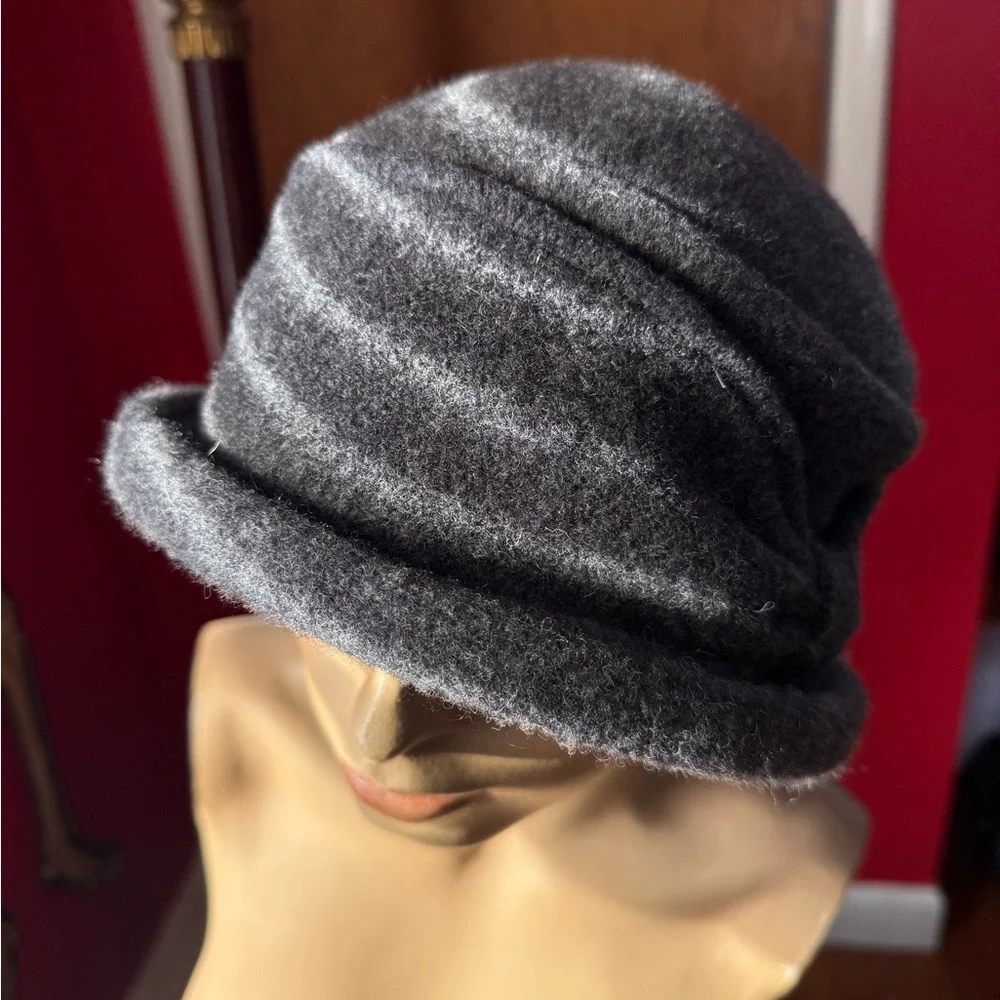 NWT 100% Wool Gray Scala Hat - Picture 4 of 10